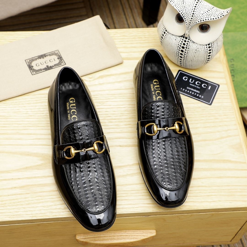 G*u*i leather shoes